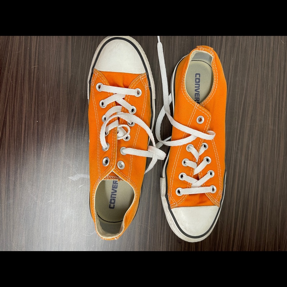 Converse Chucks, Women’s 8, Orange